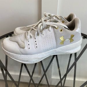 Under Armour- Women’s Volleyball Sz 7.5
